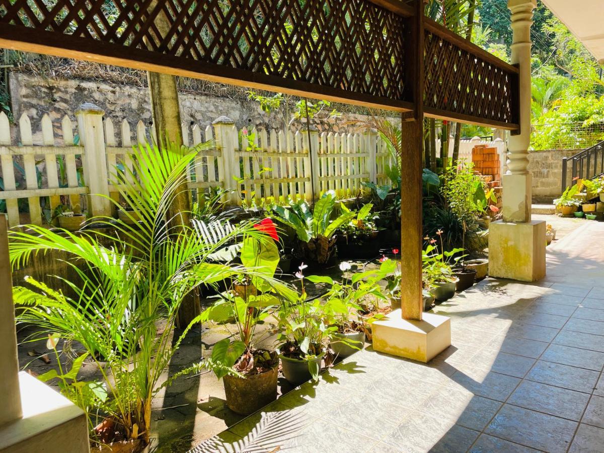 Unique Villa Kandy Eksteriør billede